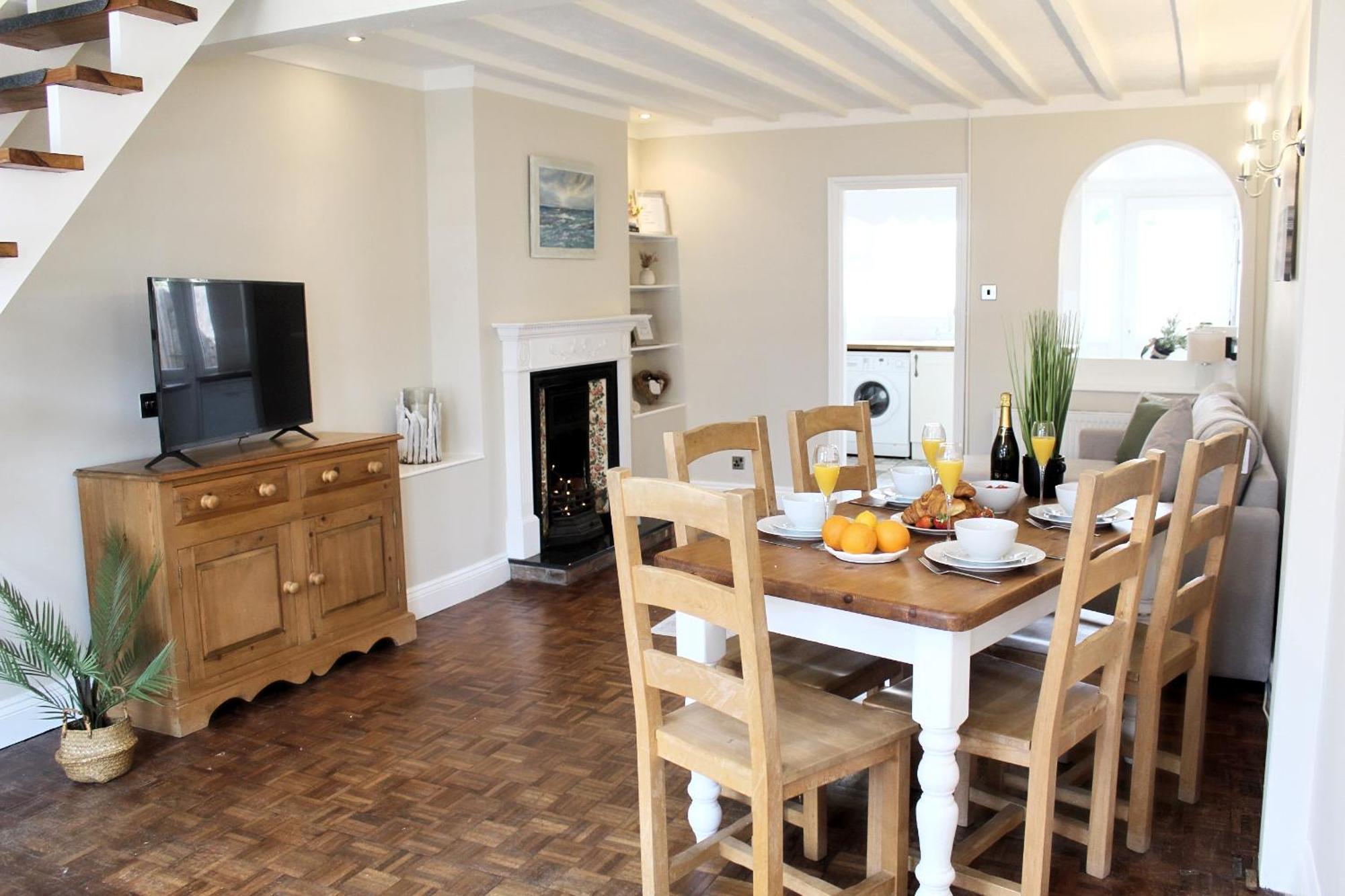 Cosy Cottage In Mersea - Walking Distance To Beach And Town Уэст-Мерси Экстерьер фото